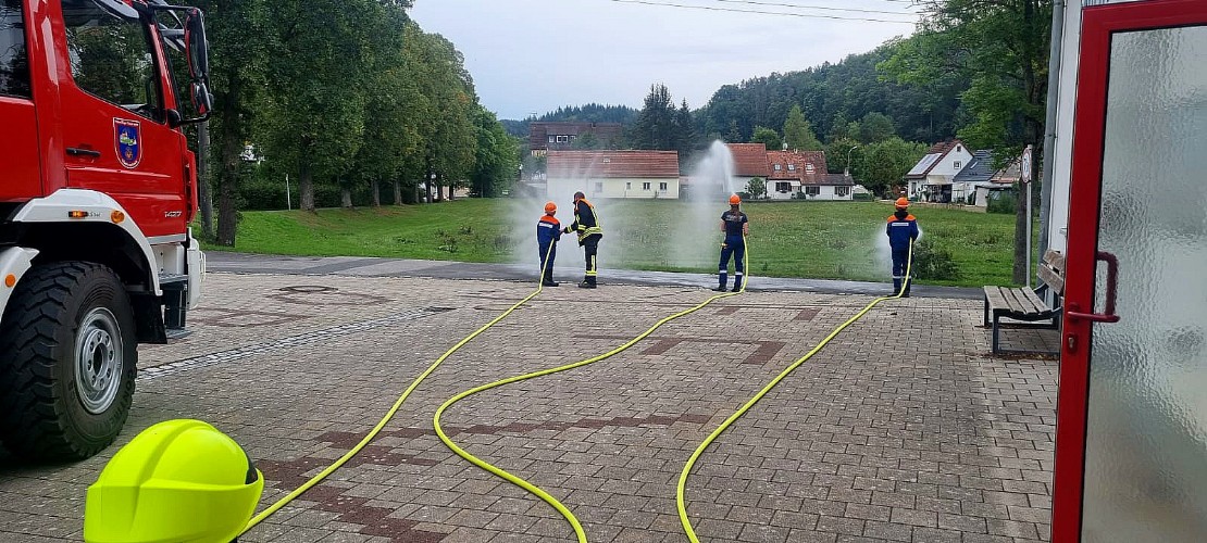 Feuerwehr Oberrimbach Jugend uebung Kommander Georg Nirsberger www.feuerwehr-oberrimbach.de Feuerwehr Oberrimbach Jugend uebung Kommander Georg Nirsberger www.feuerwehr-oberrimbach.de